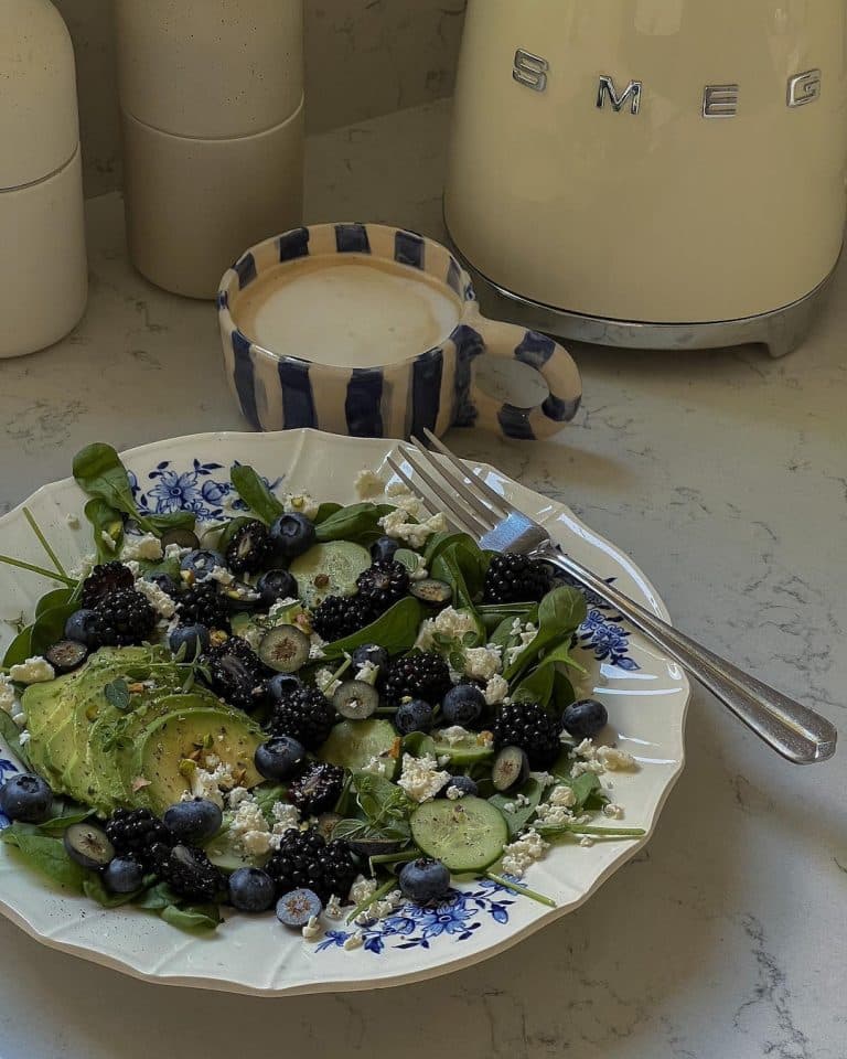 Salad Recipes For The Girls Who Don’t Like Lettuce