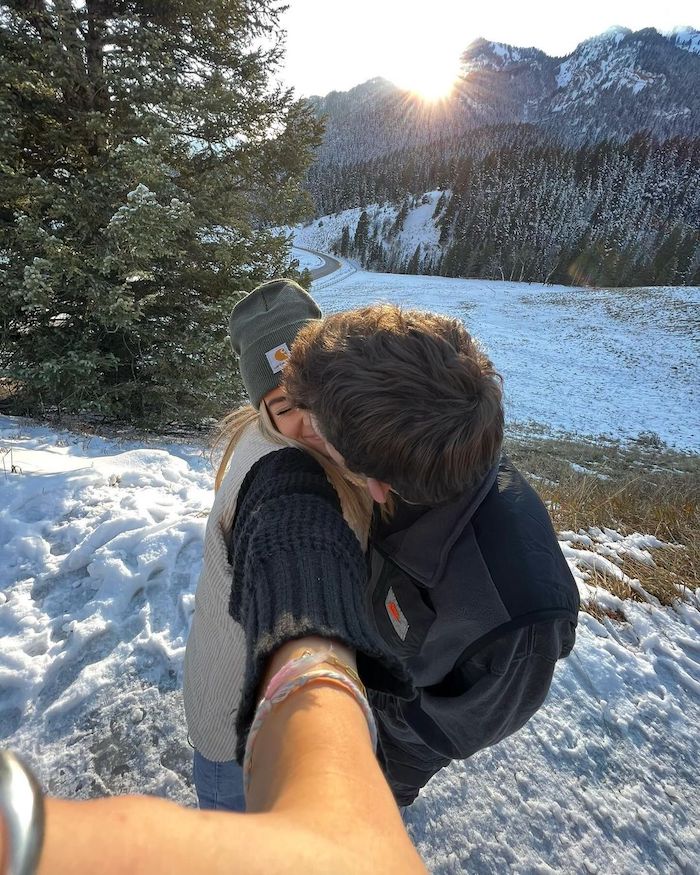 wintercoupletop